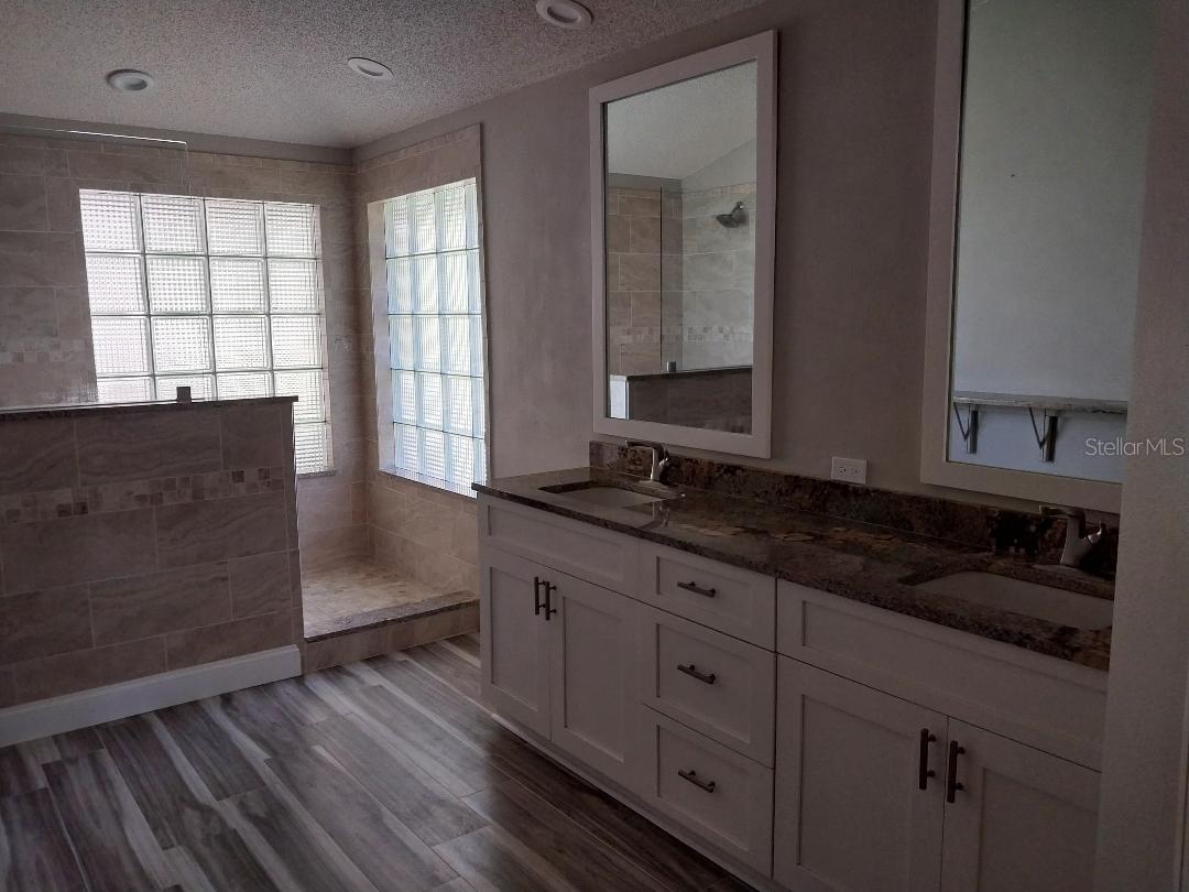 Image 4 of 10 For 16705 Sheffield Park Drive