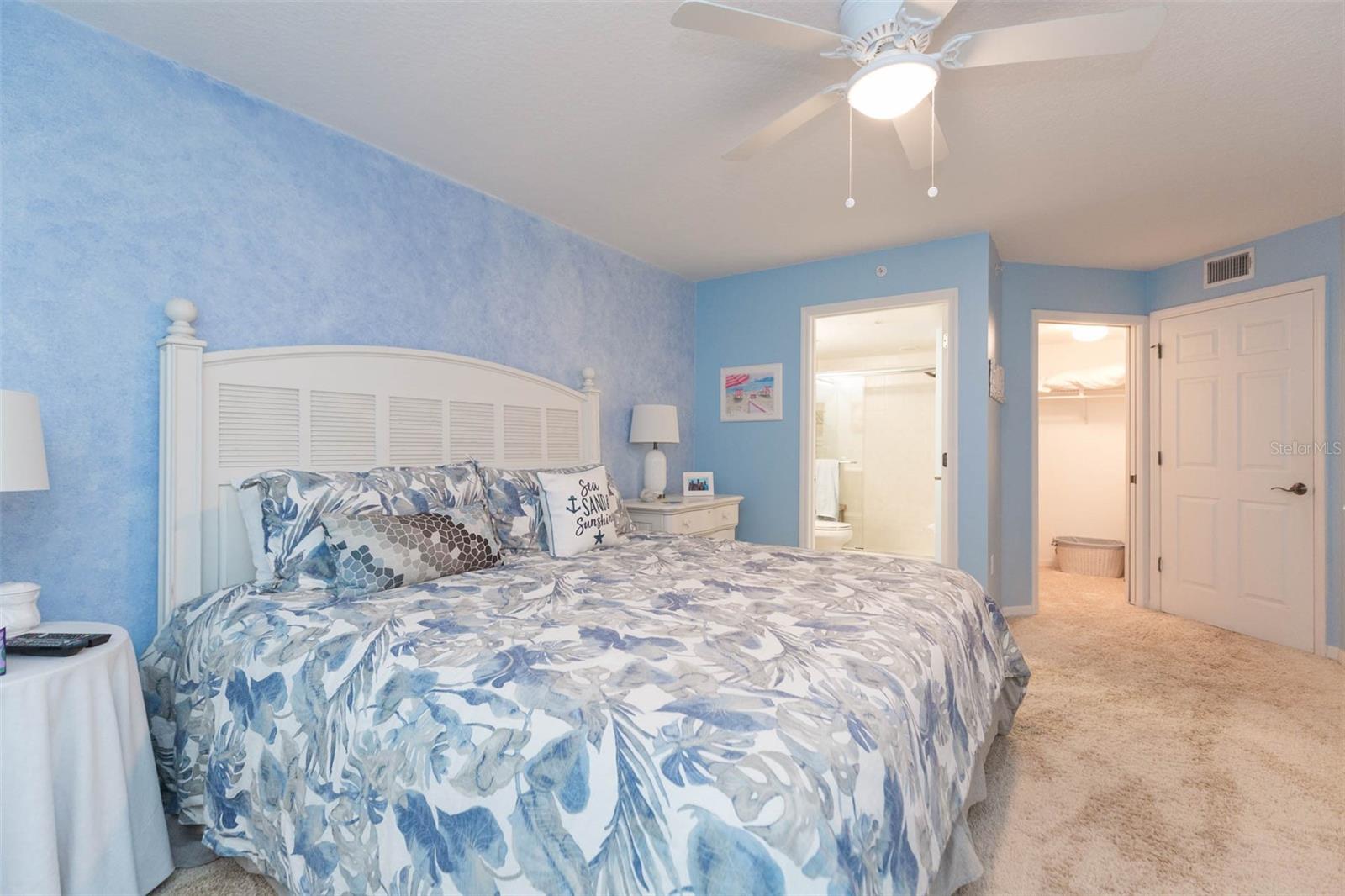 Image 20 of 63 For 16326 Gulf Boulevard 109