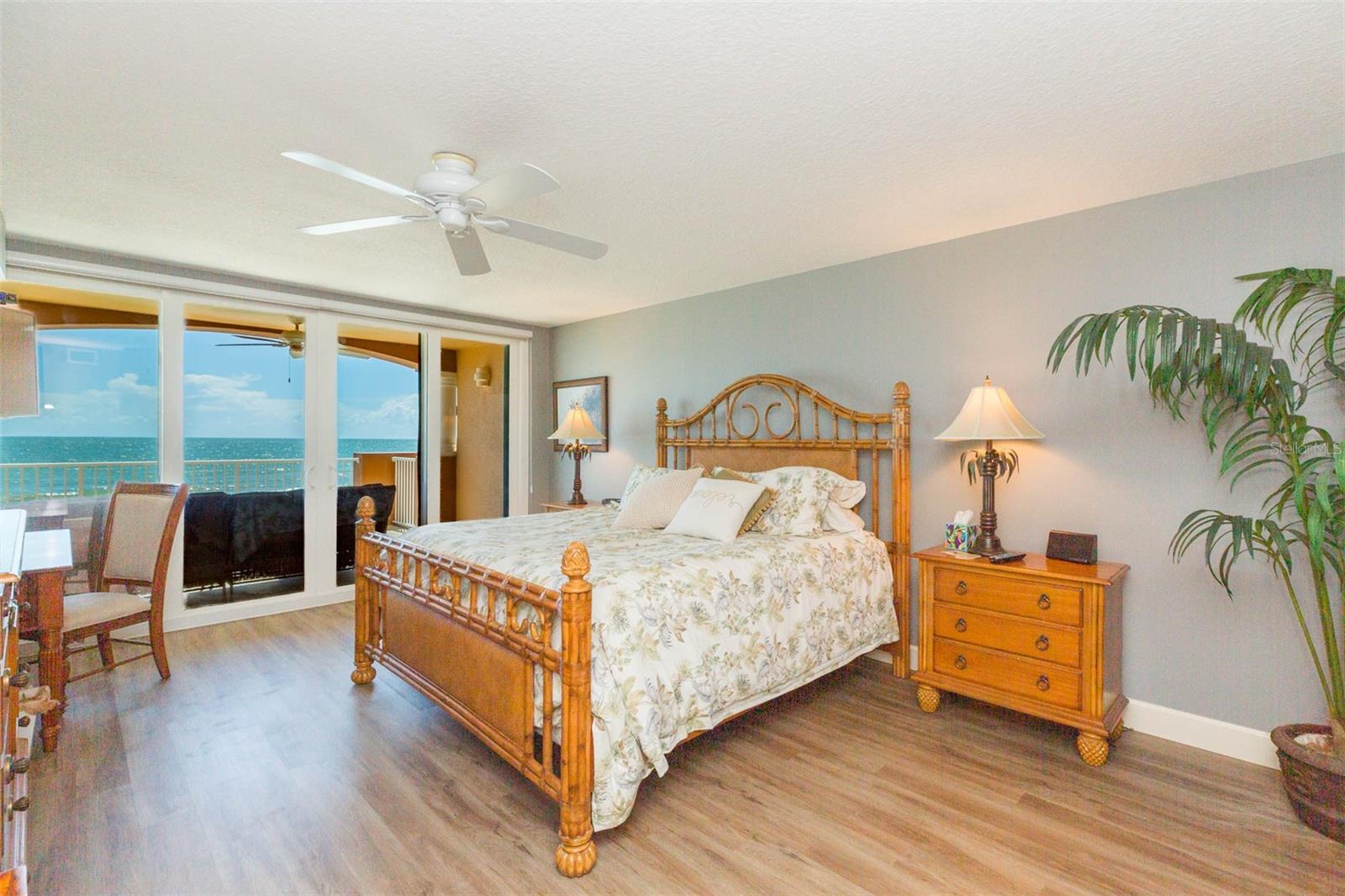 Image 30 of 63 For 16326 Gulf Boulevard 109