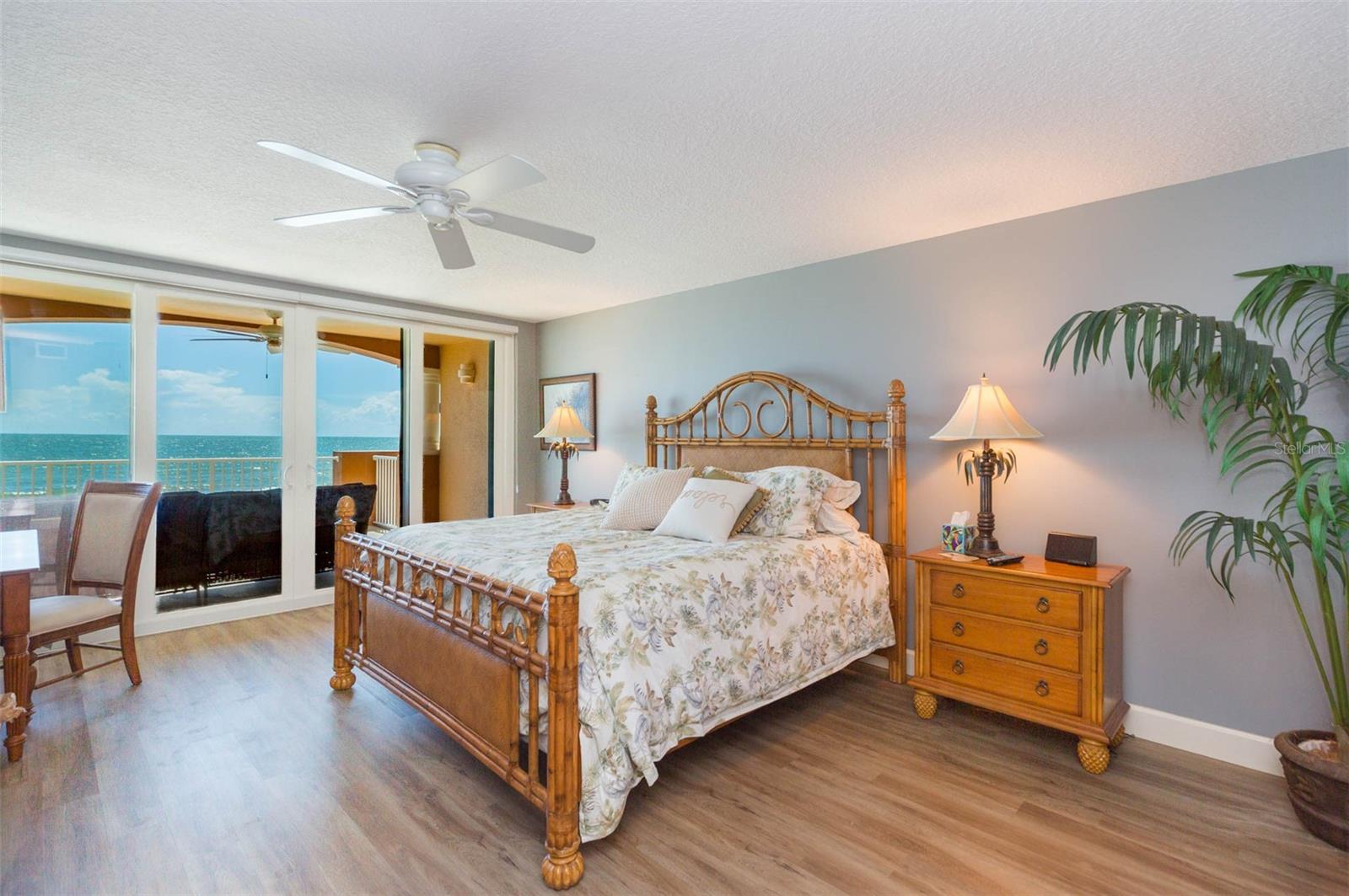 Image 31 of 63 For 16326 Gulf Boulevard 109