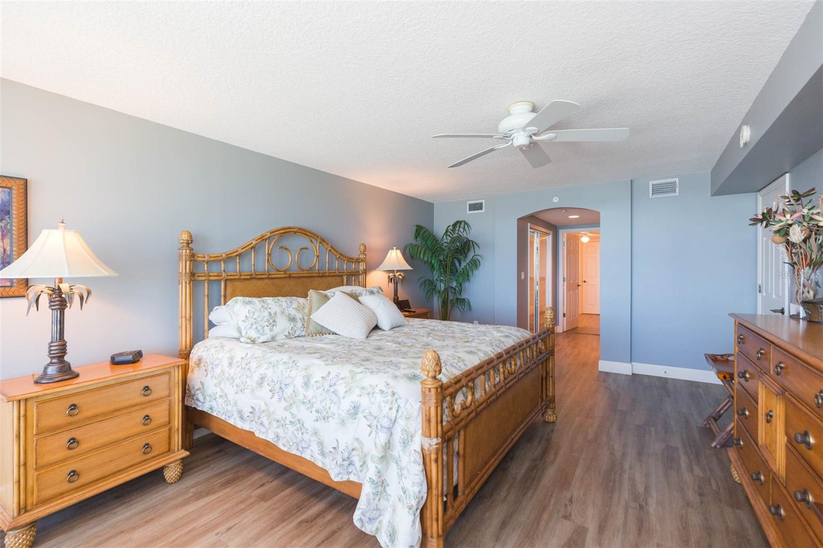 Image 36 of 63 For 16326 Gulf Boulevard 109