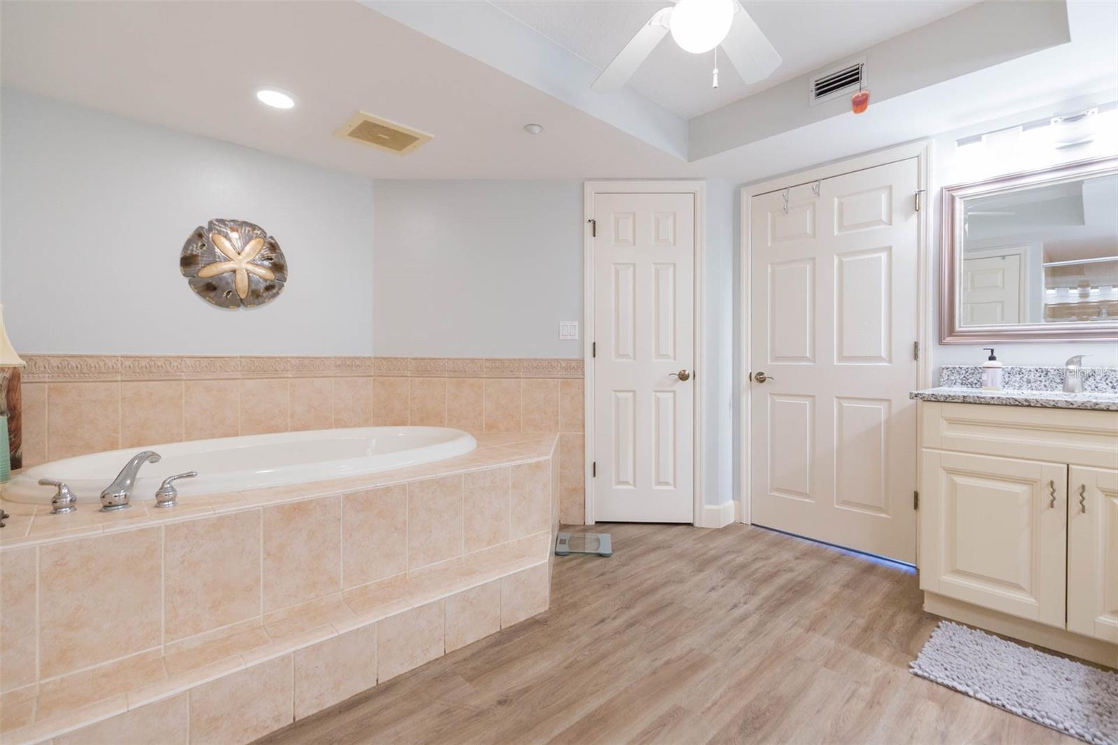 Image 39 of 63 For 16326 Gulf Boulevard 109
