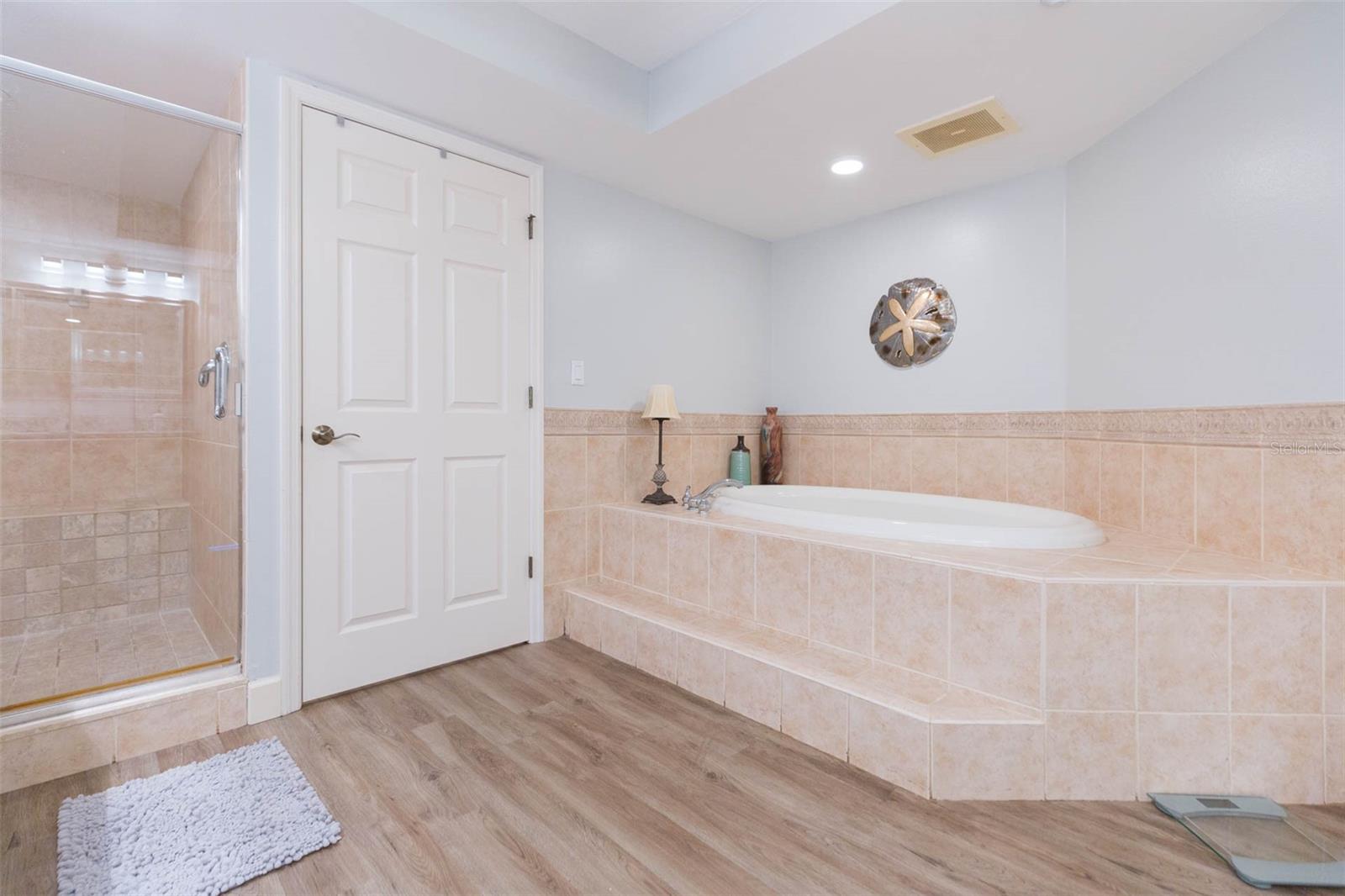 Image 40 of 63 For 16326 Gulf Boulevard 109
