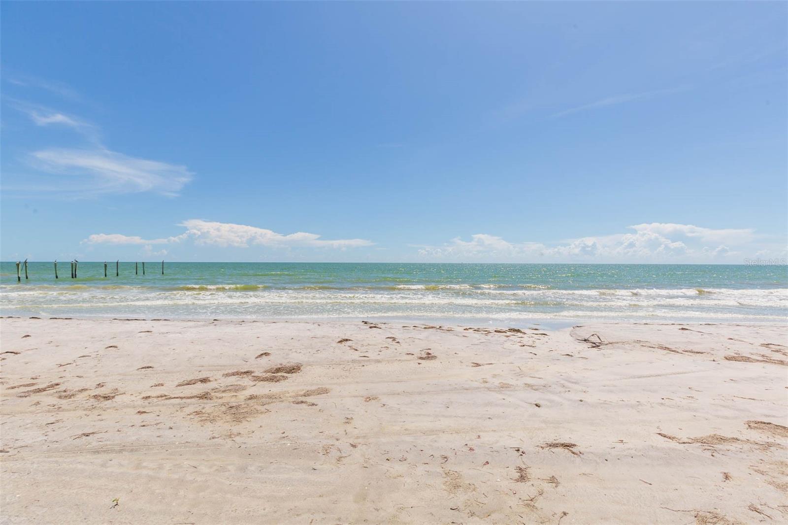 Image 50 of 63 For 16326 Gulf Boulevard 109