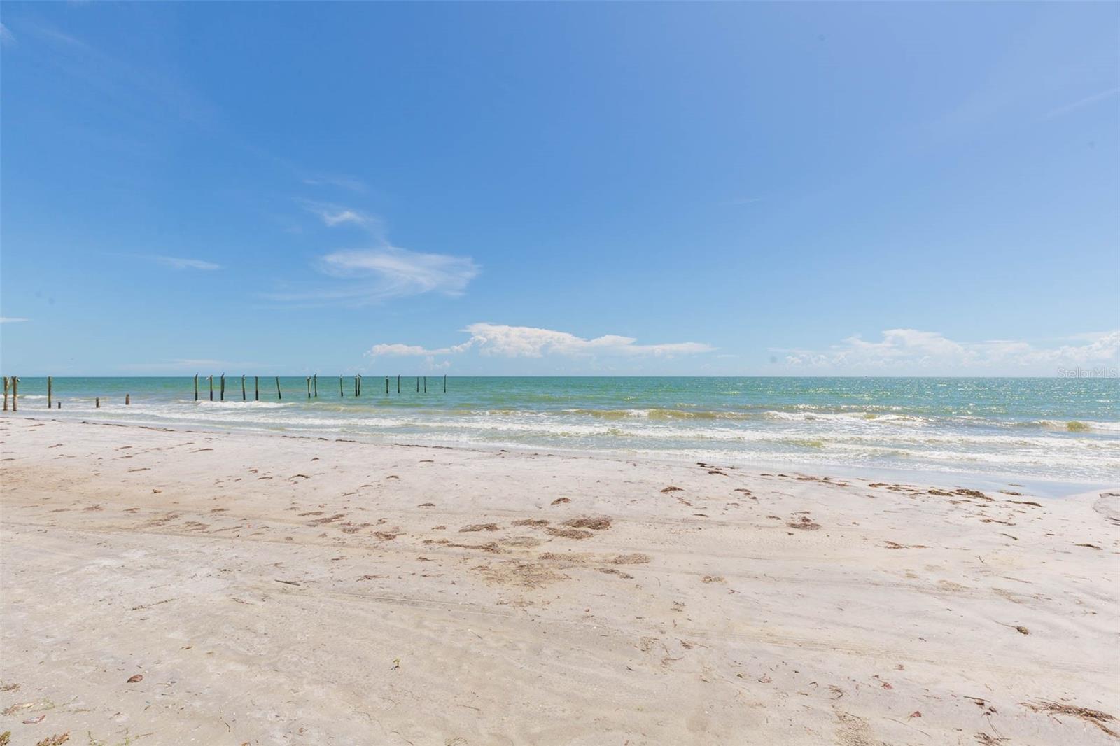 Image 52 of 63 For 16326 Gulf Boulevard 109