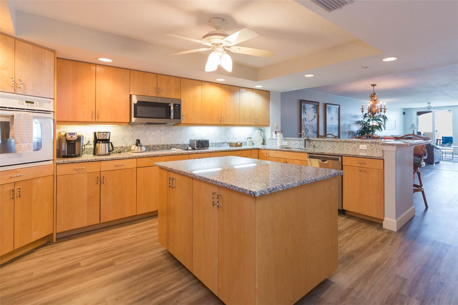 Image 6 of 63 For 16326 Gulf Boulevard 109