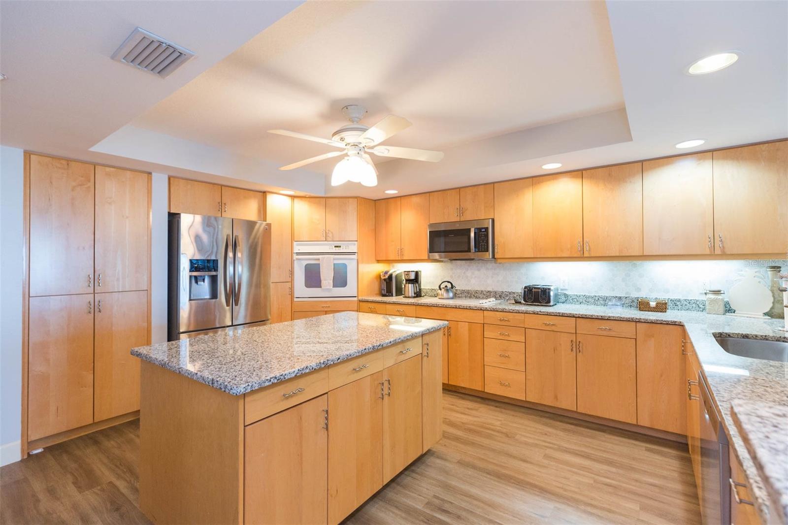 Image 7 of 63 For 16326 Gulf Boulevard 109