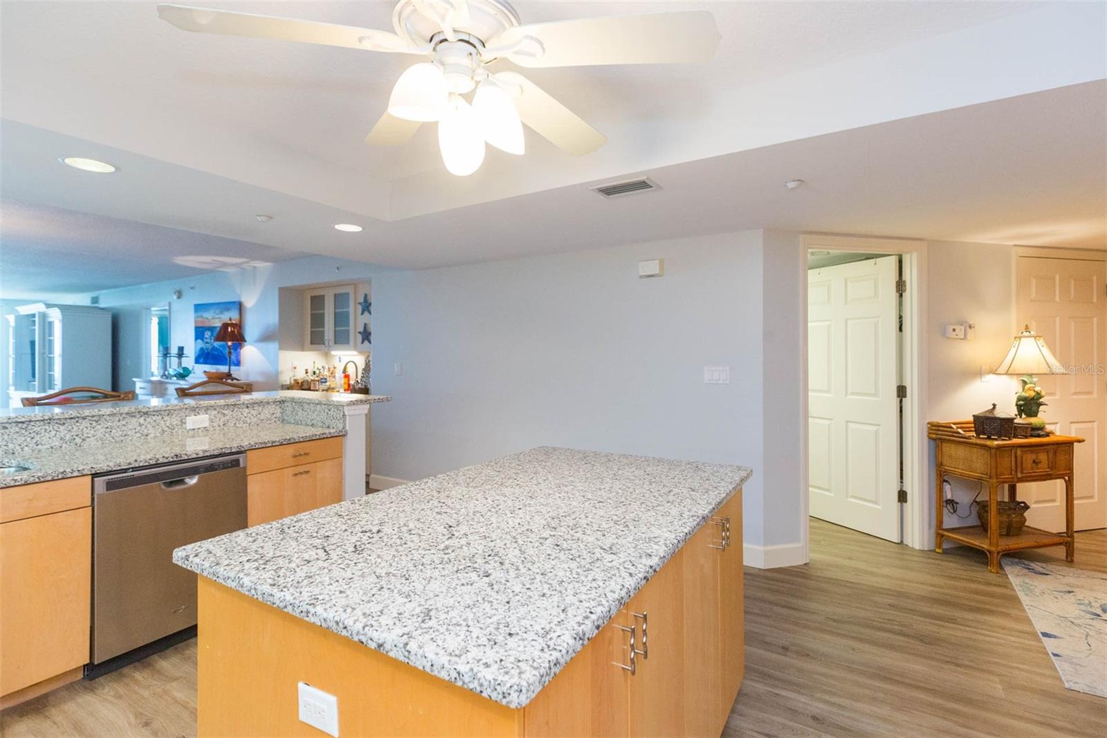 Image 9 of 63 For 16326 Gulf Boulevard 109