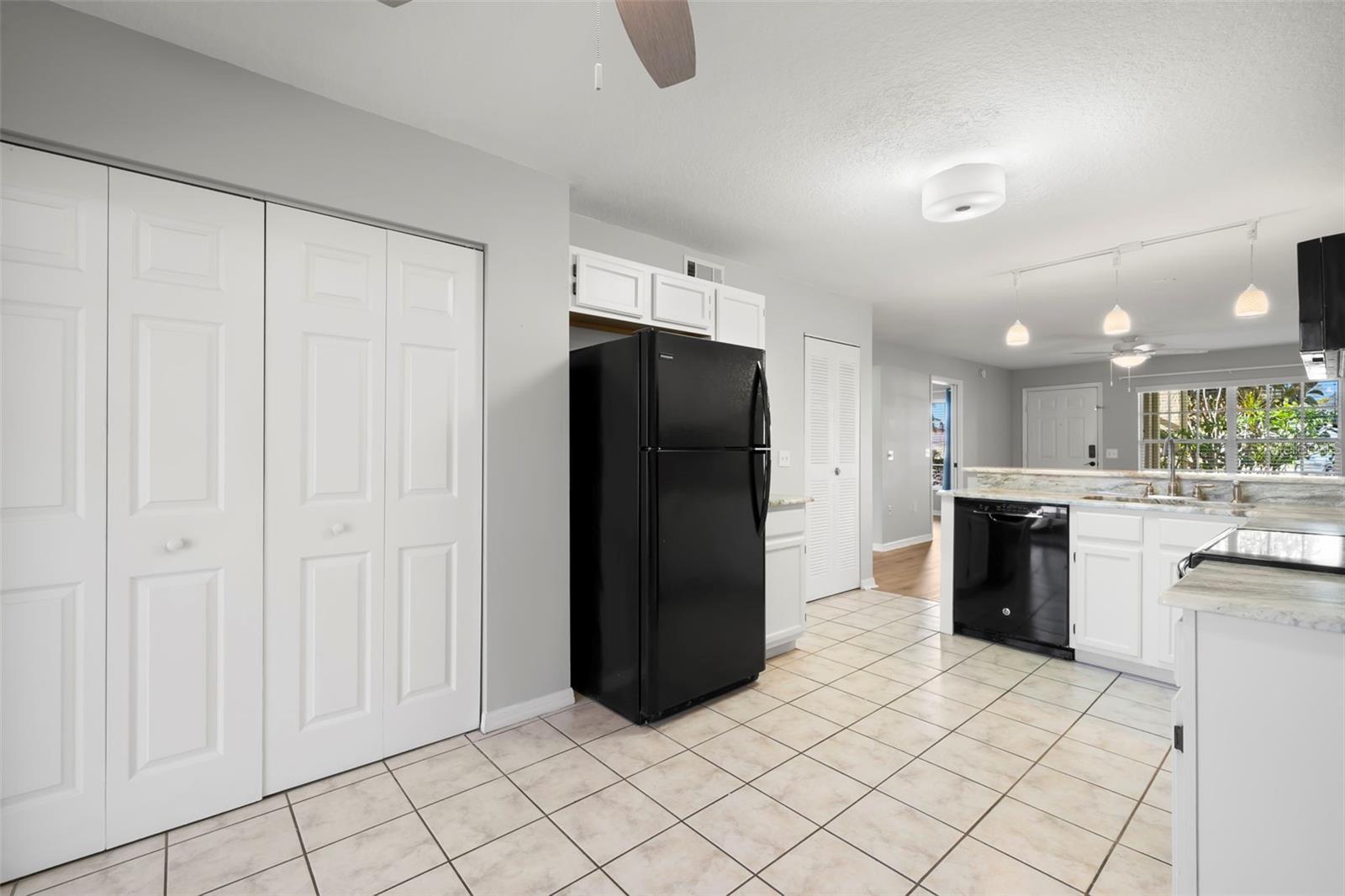 Image 10 of 29 For 4575 Whitton Way 1118