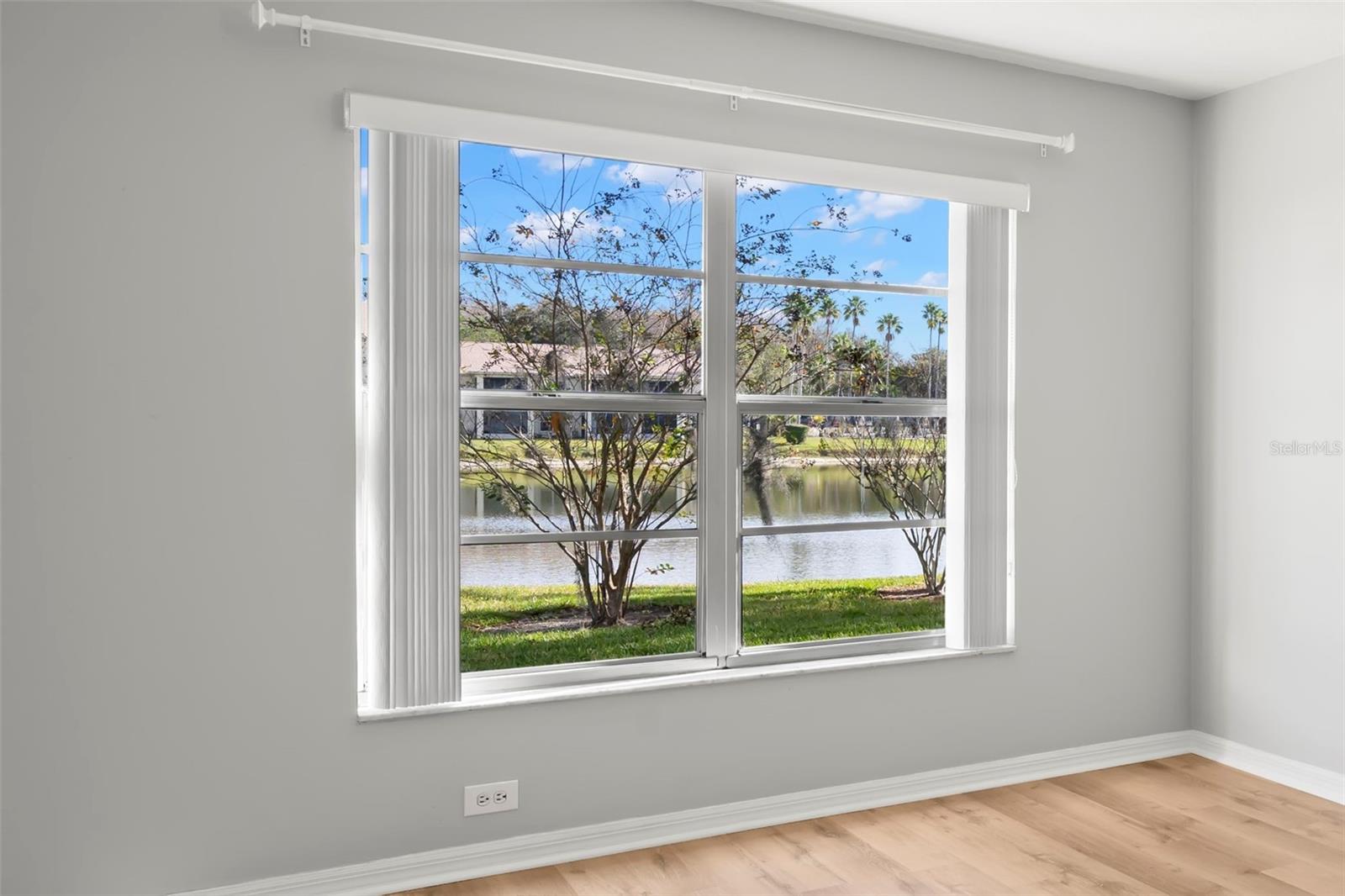 Image 18 of 29 For 4575 Whitton Way 1118