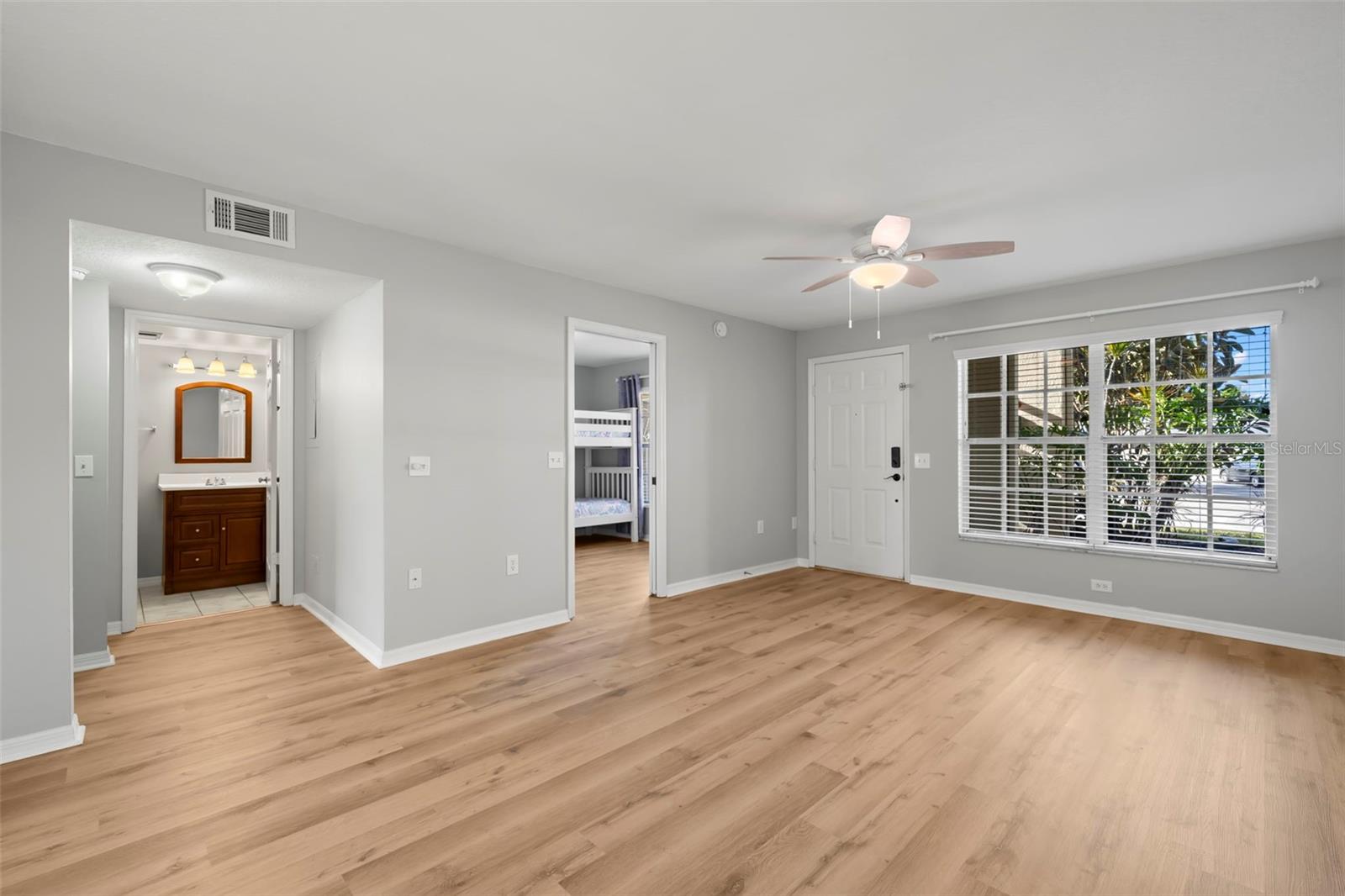 Image 6 of 29 For 4575 Whitton Way 1118