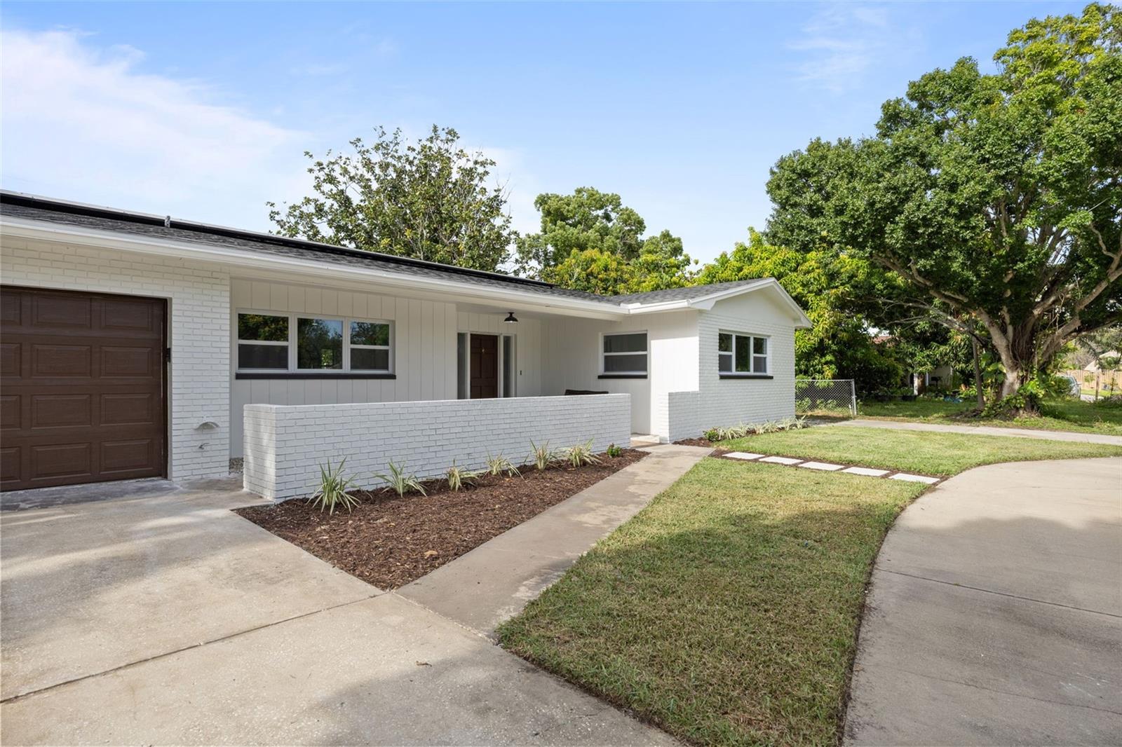 Image 4 of 45 For 1845 Pinellas Point Drive S