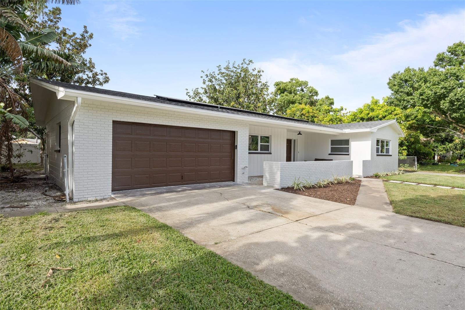 Image 5 of 45 For 1845 Pinellas Point Drive S