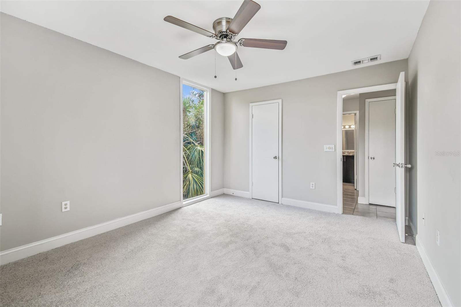 Image 23 of 62 For 3849 Lake Drive 184