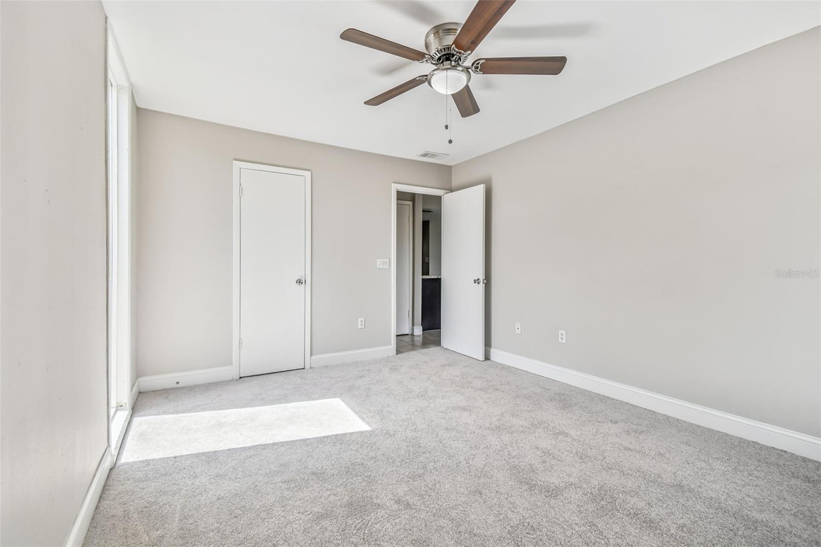 Image 24 of 62 For 3849 Lake Drive 184