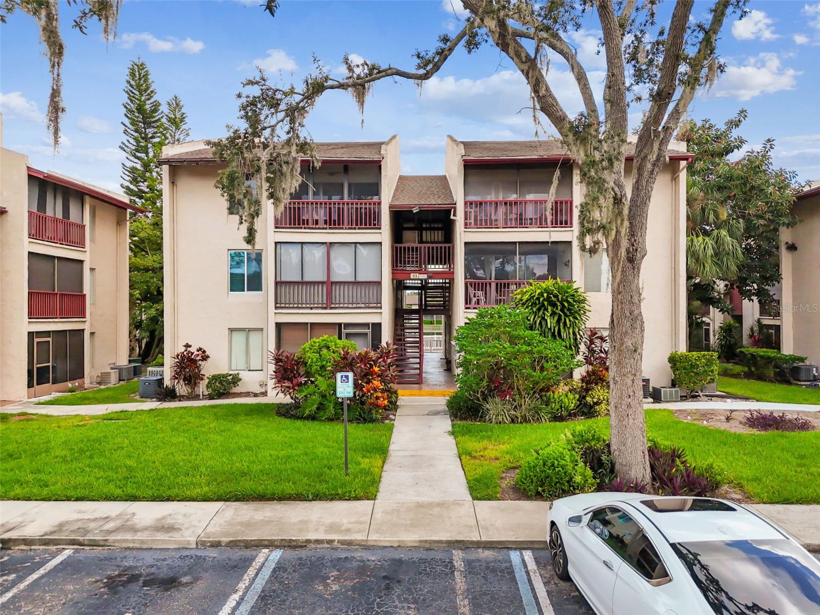 Image 38 of 62 For 3849 Lake Drive 184