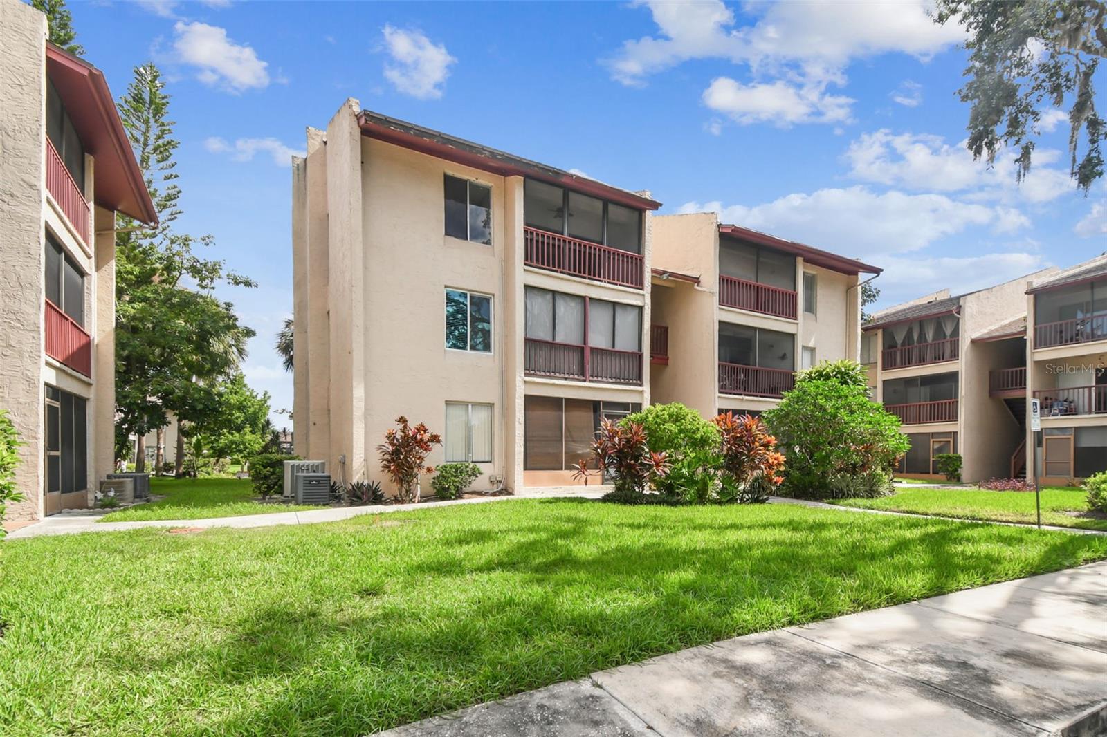 Image 4 of 62 For 3849 Lake Drive 184