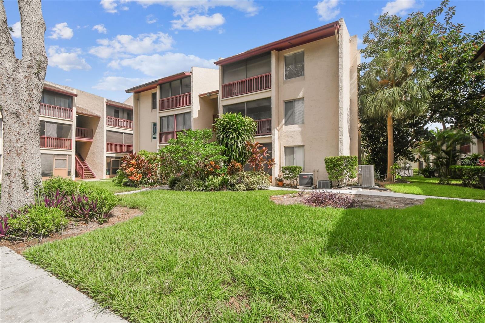 Image 6 of 62 For 3849 Lake Drive 184