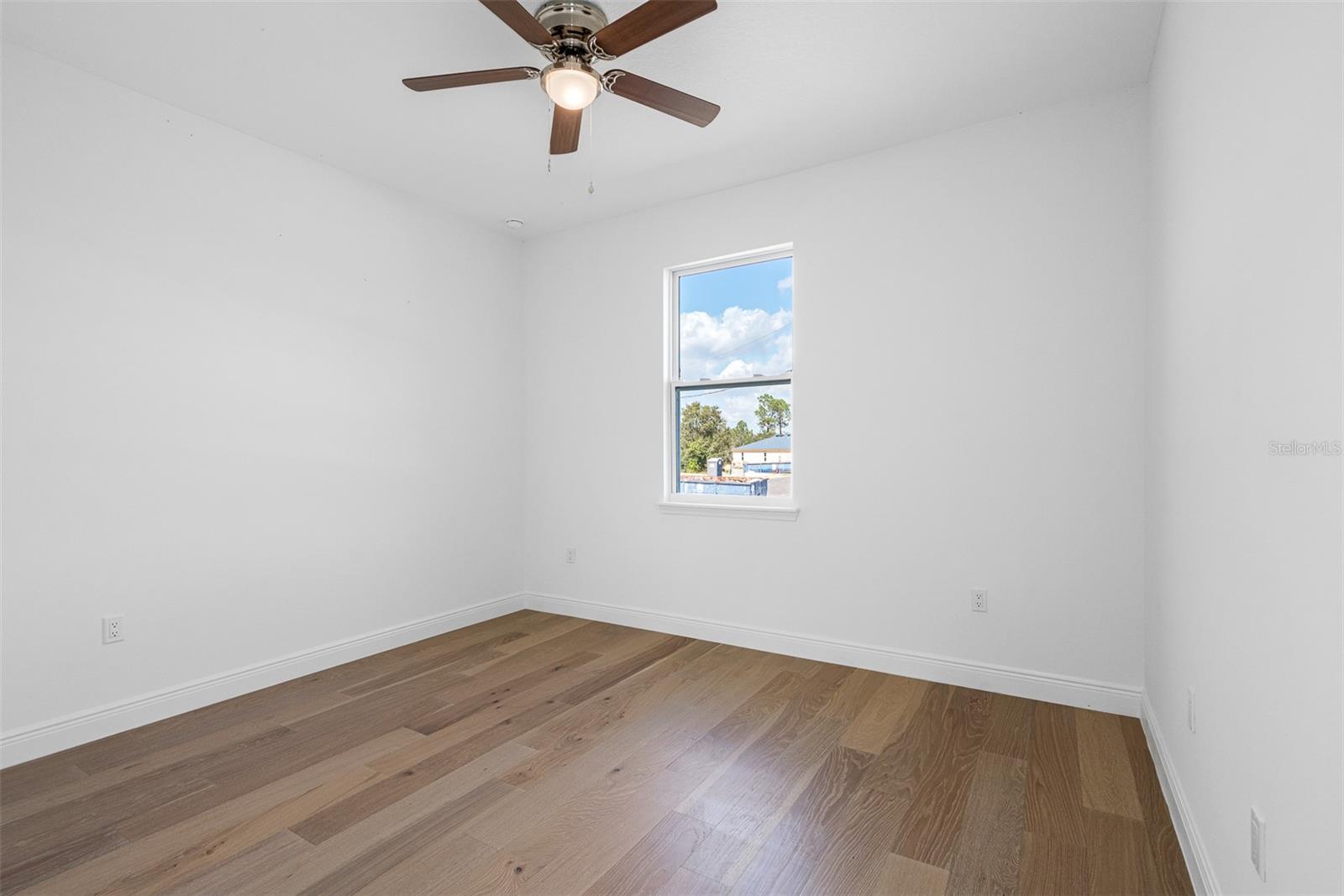 Image 20 of 30 For 309 Bream Circle