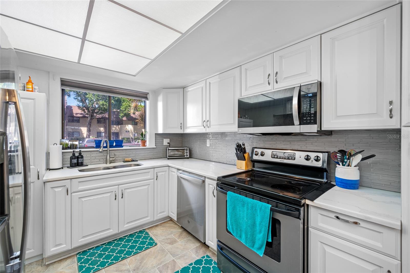 Image 11 of 52 For 780 Village Drive N 103