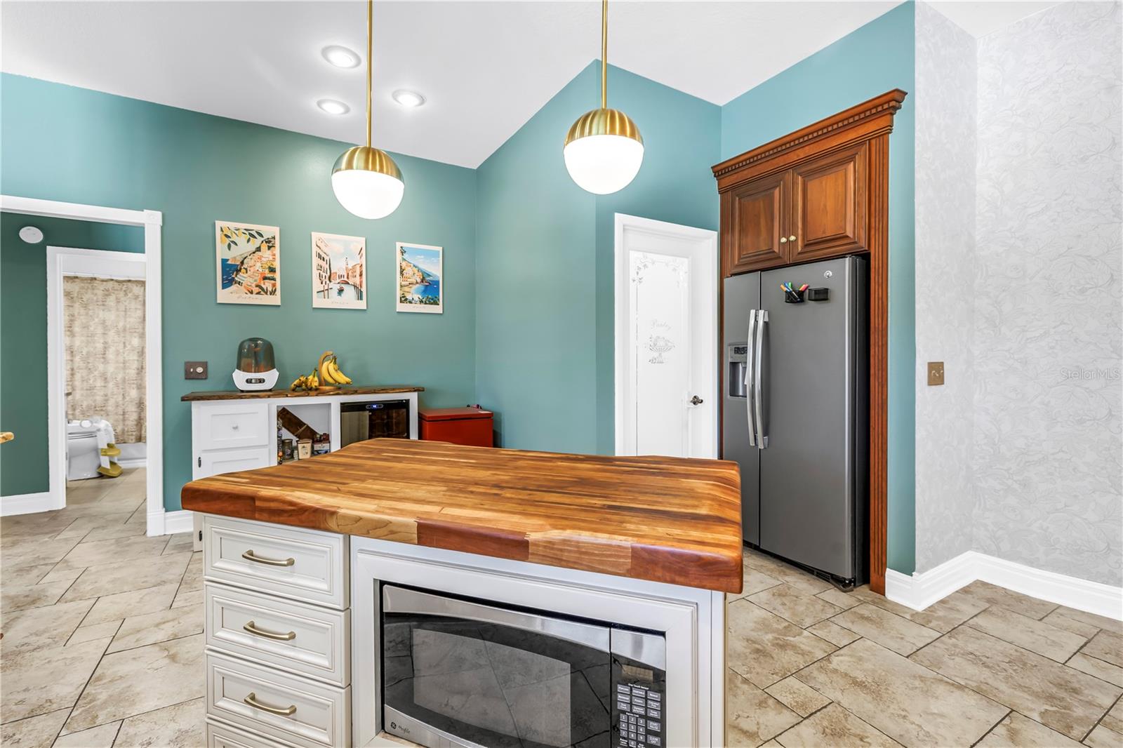 Image 16 of 60 For 11209 Bloomington Drive