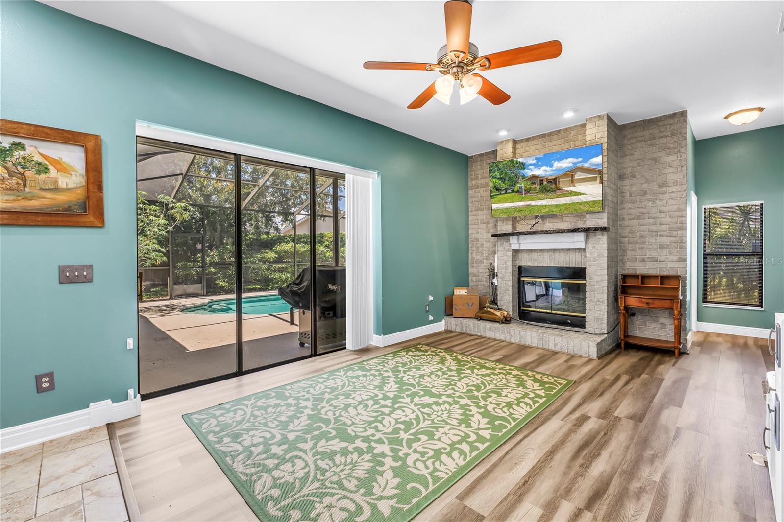 Image 21 of 60 For 11209 Bloomington Drive