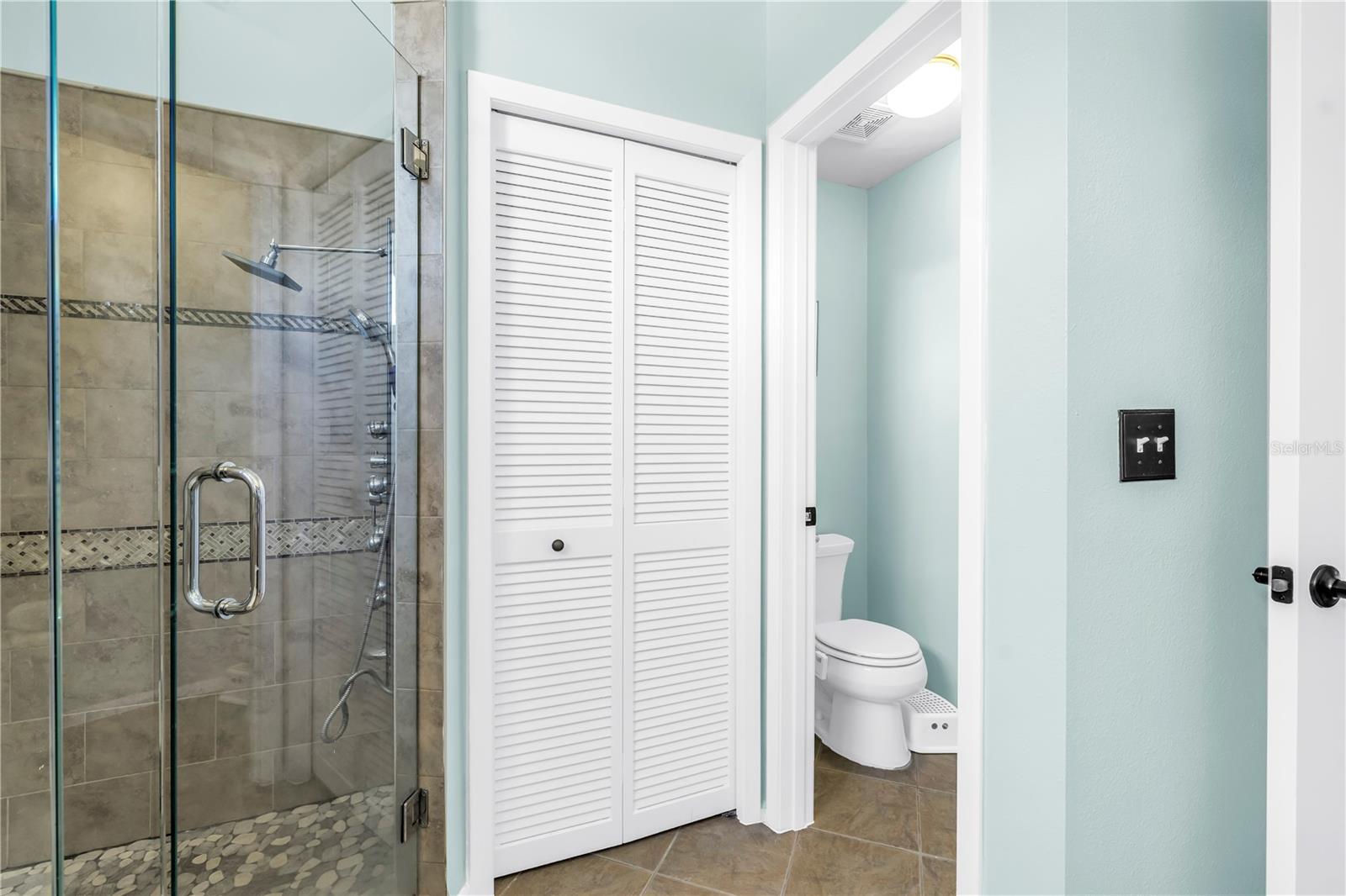 Image 32 of 60 For 11209 Bloomington Drive