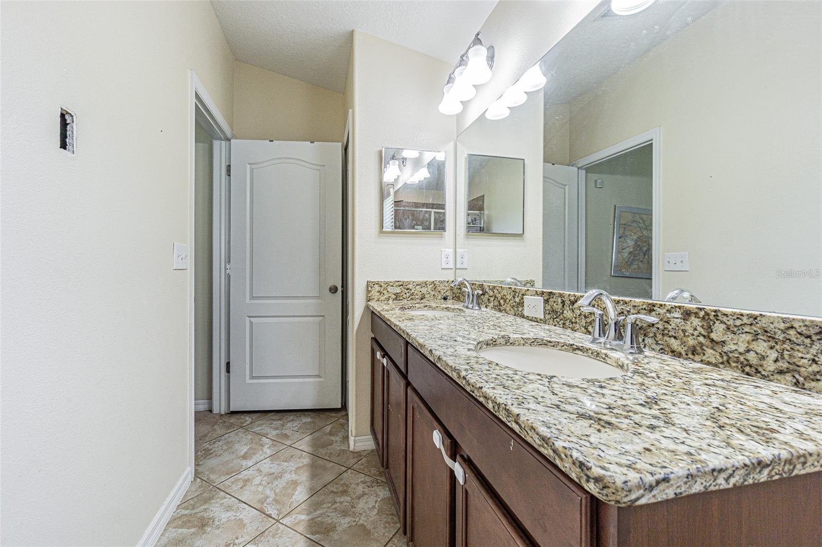 Image 18 of 65 For 10115 Count Fleet Dr