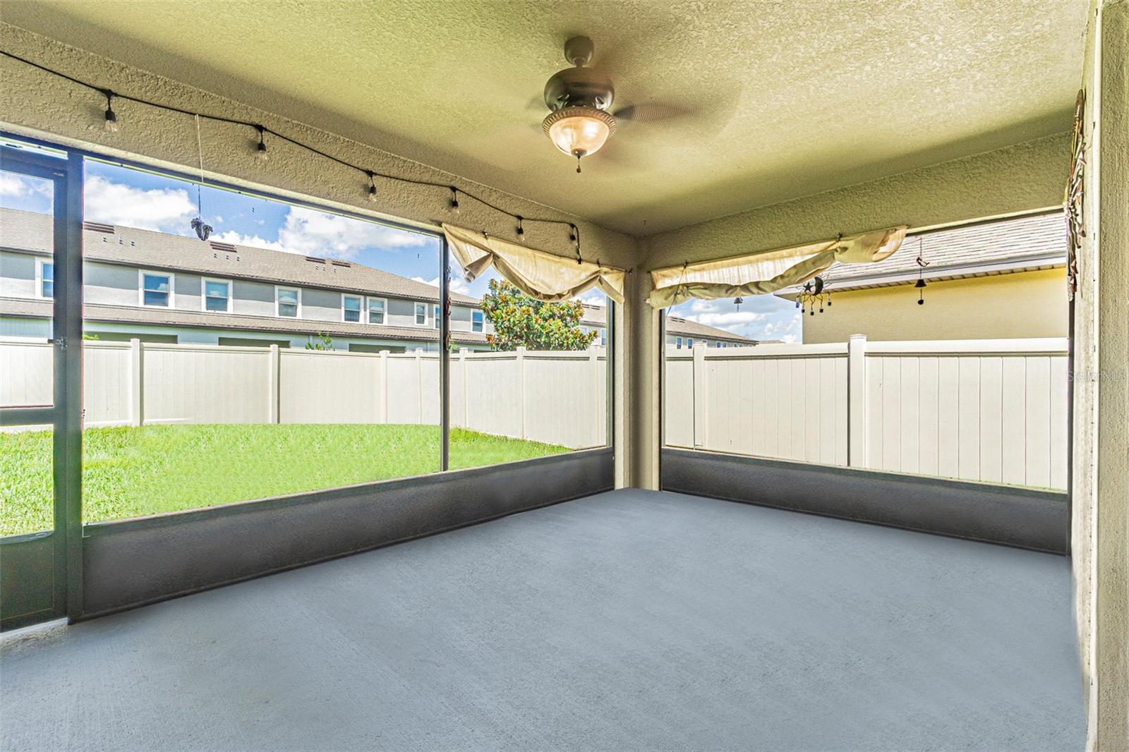 Listing photo id 65 for 10115 Count Fleet Dr