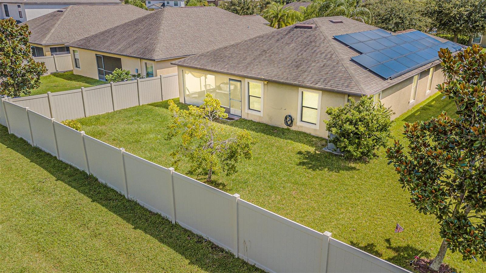 Listing photo id 78 for 10115 Count Fleet Dr