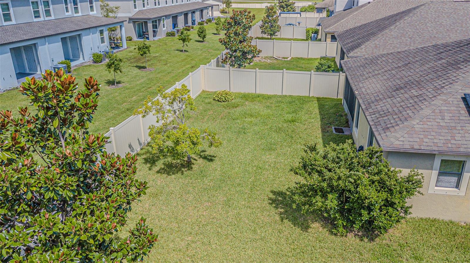 Listing photo id 82 for 10115 Count Fleet Dr