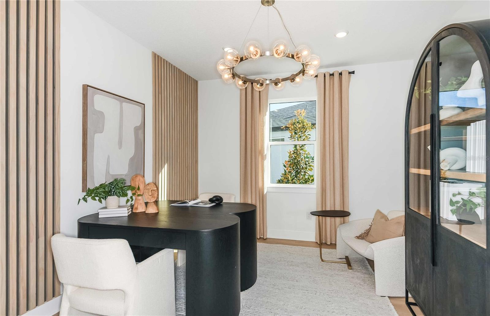 Listing photo id 9 for 9945 Redwood Ridge Avenue