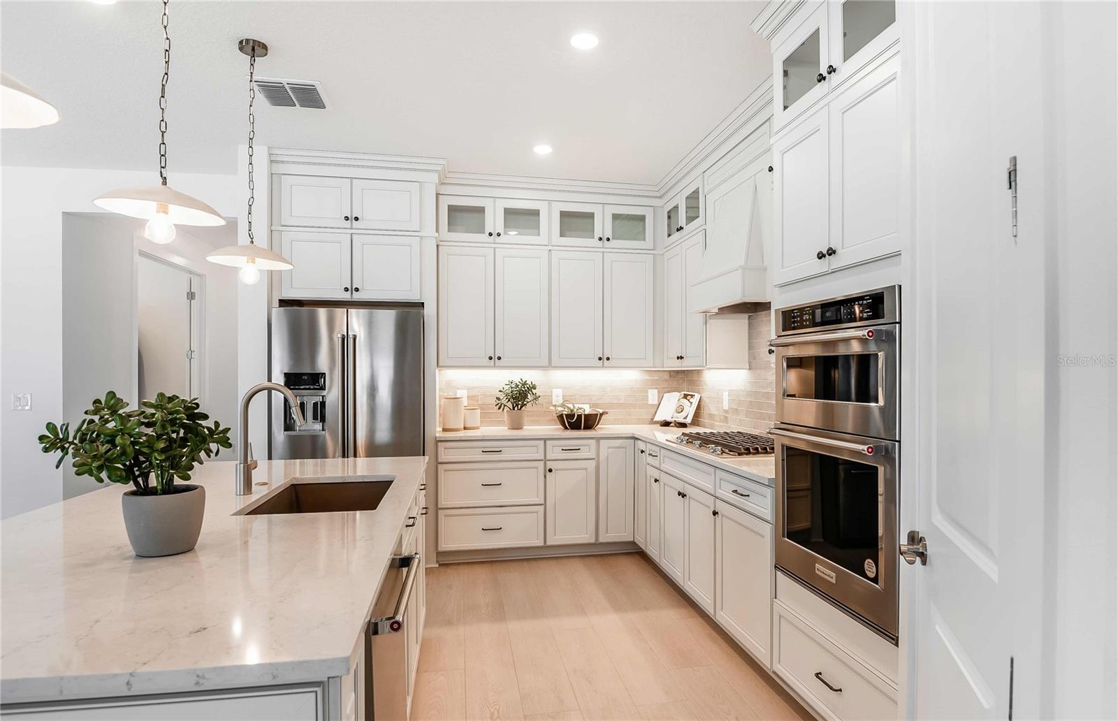 Listing photo id 1 for 9945 Redwood Ridge Avenue