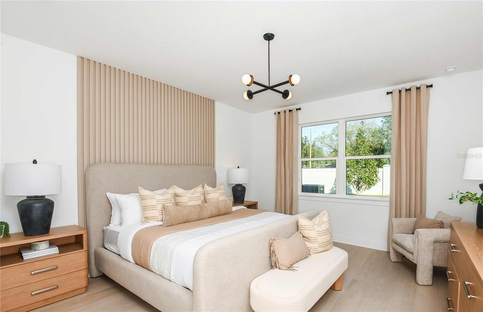 Listing photo id 6 for 9945 Redwood Ridge Avenue
