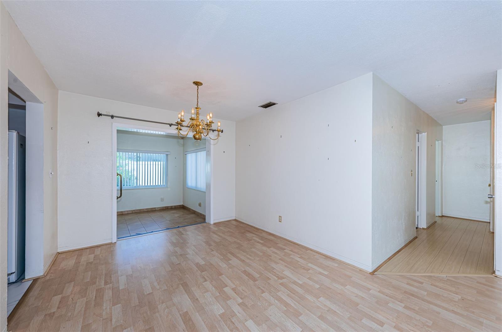 Image 12 of 59 For 1550 55th Street N