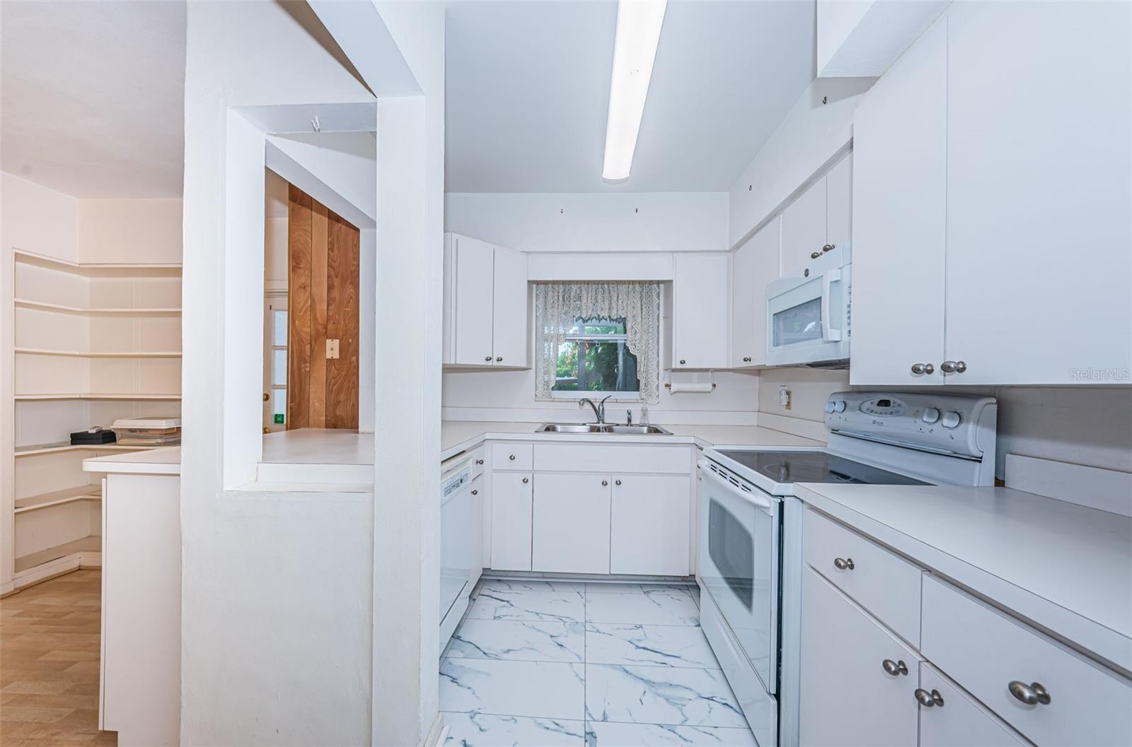 Image 14 of 59 For 1550 55th Street N