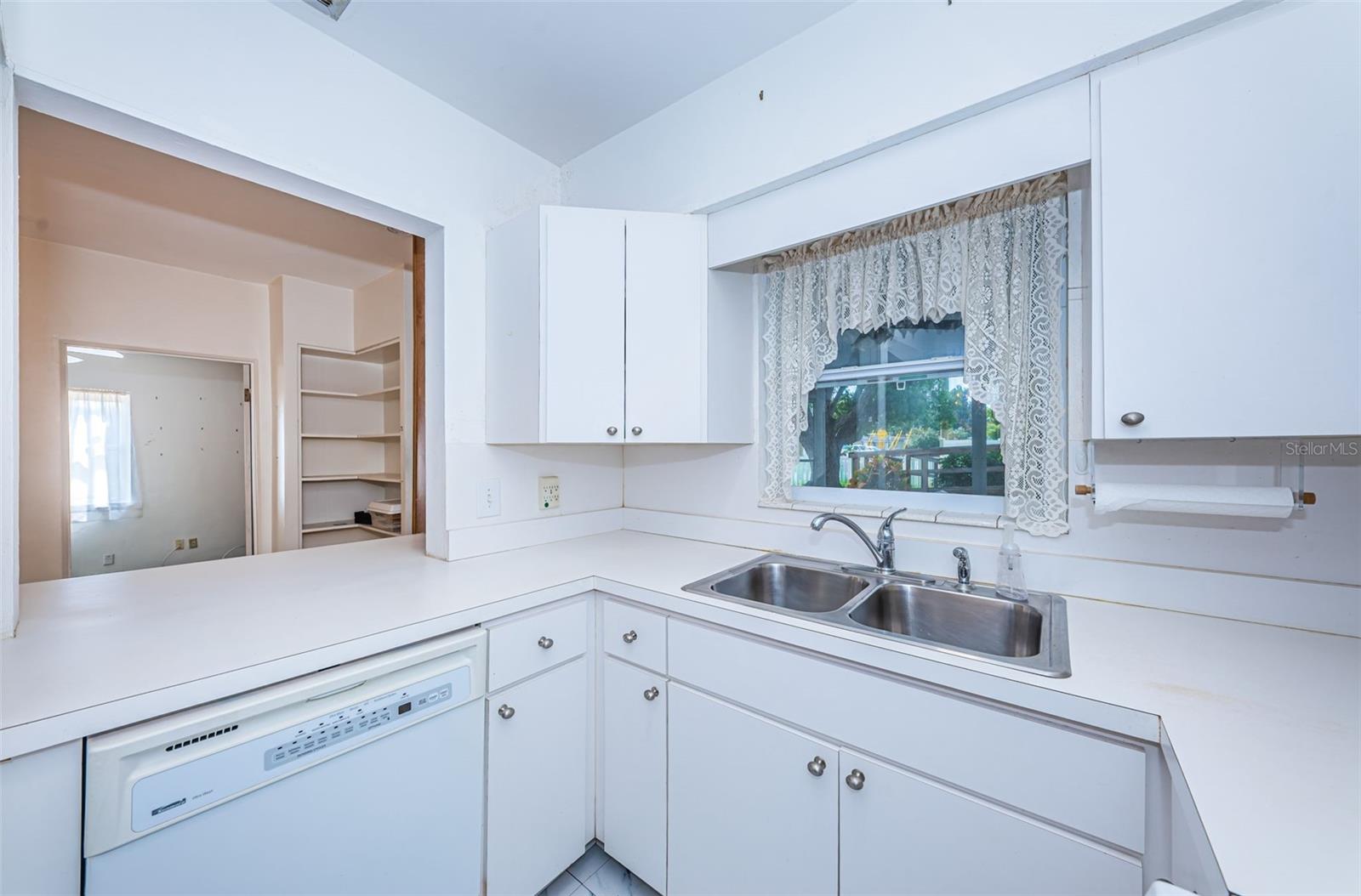 Image 15 of 59 For 1550 55th Street N