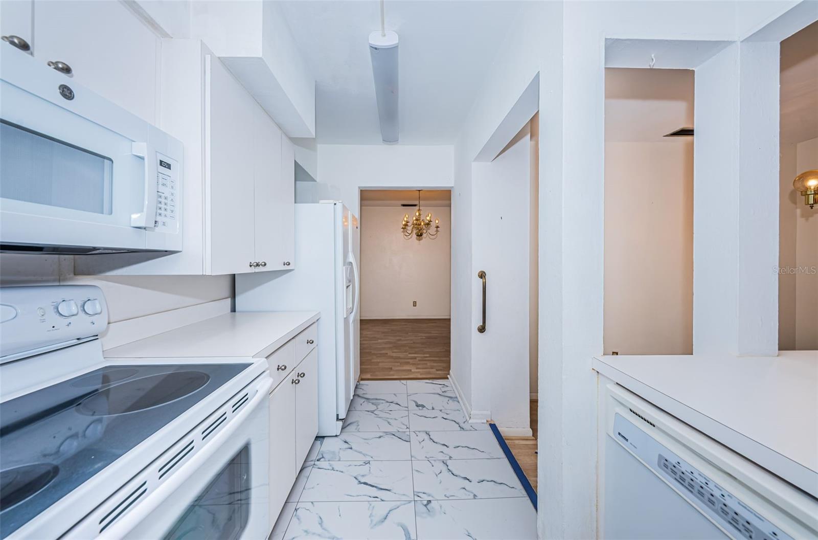 Image 17 of 59 For 1550 55th Street N