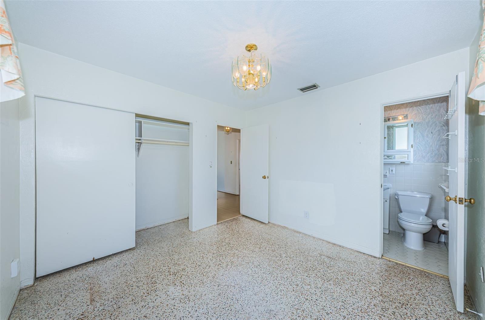 Image 23 of 59 For 1550 55th Street N