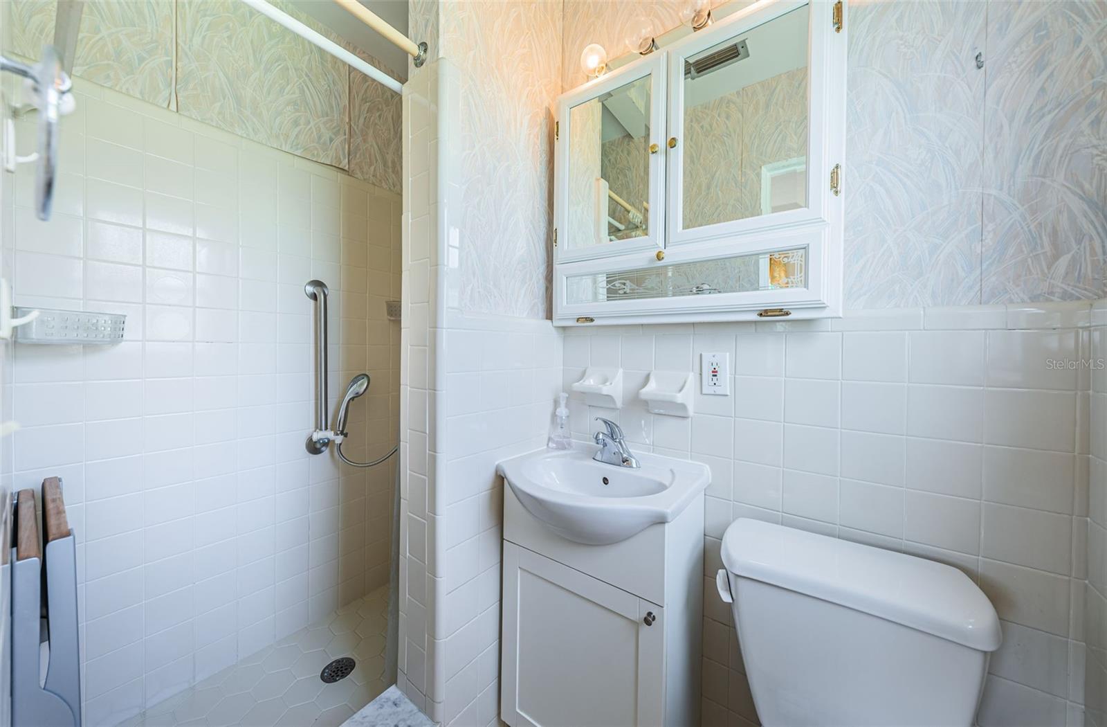 Image 24 of 59 For 1550 55th Street N