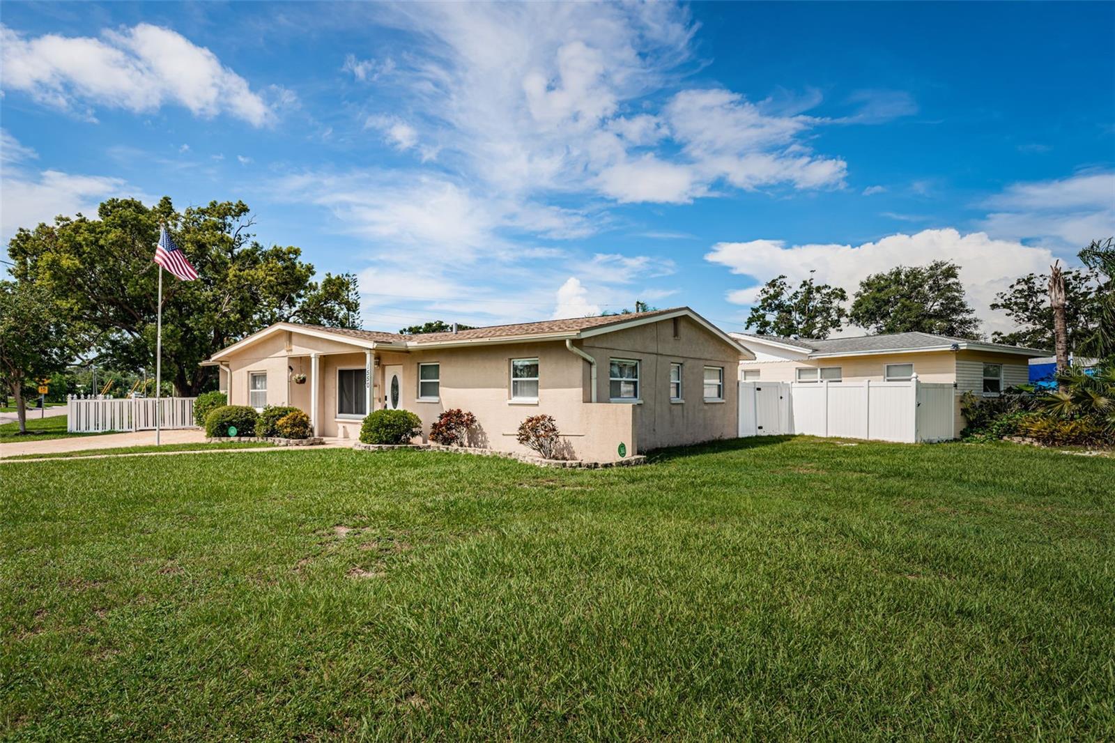 Image 3 of 59 For 1550 55th Street N