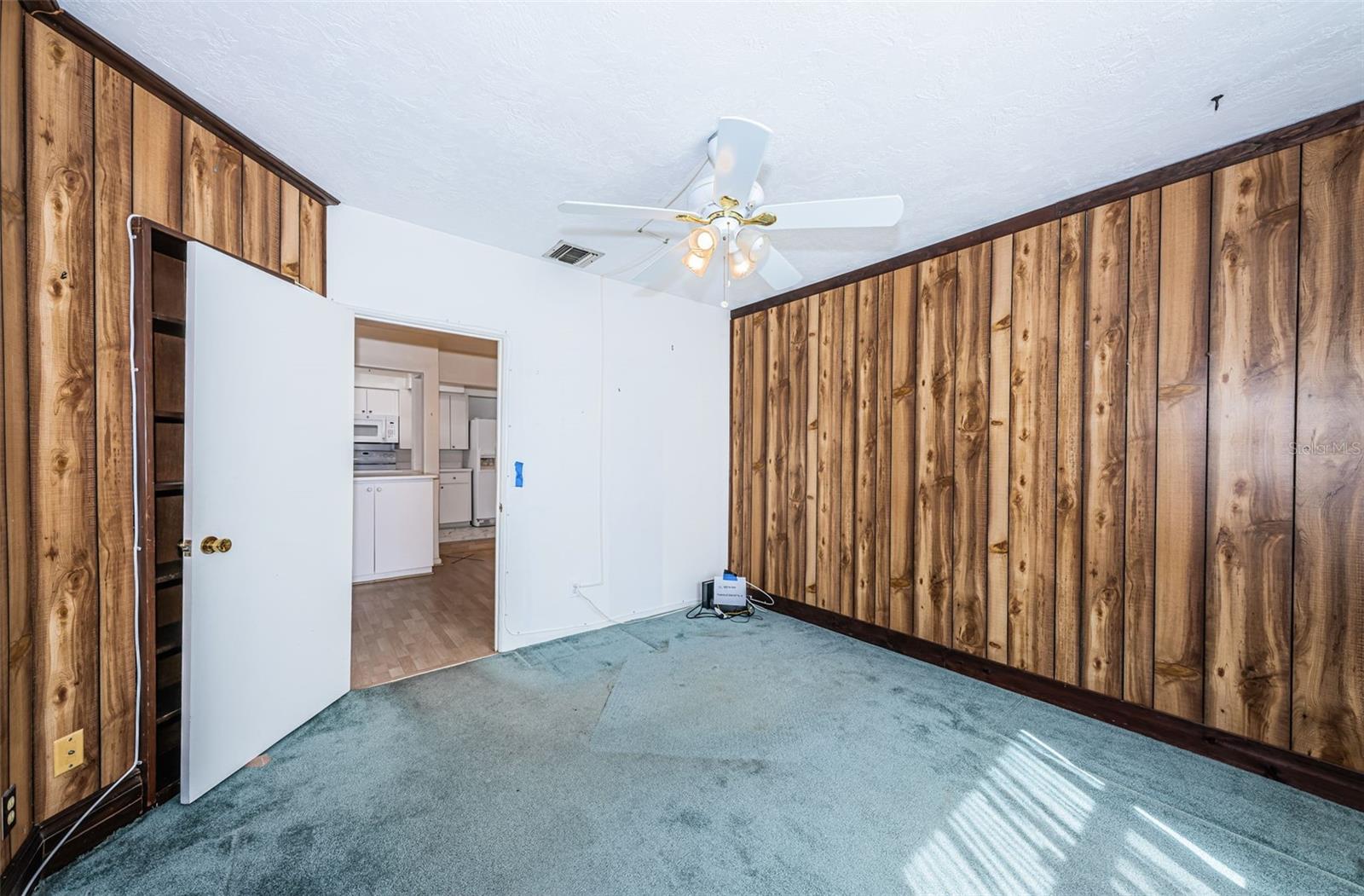 Image 32 of 59 For 1550 55th Street N