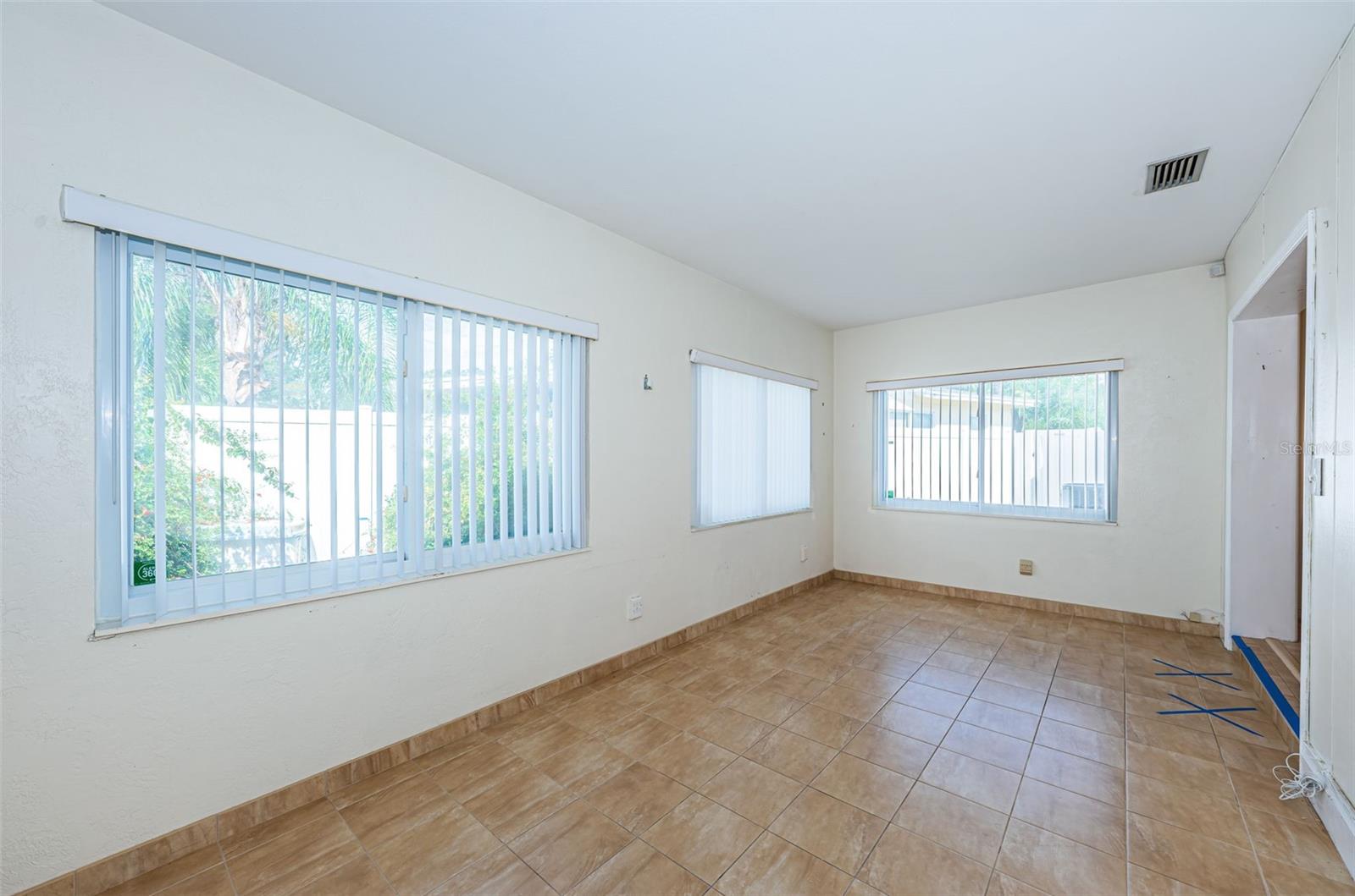 Image 34 of 59 For 1550 55th Street N