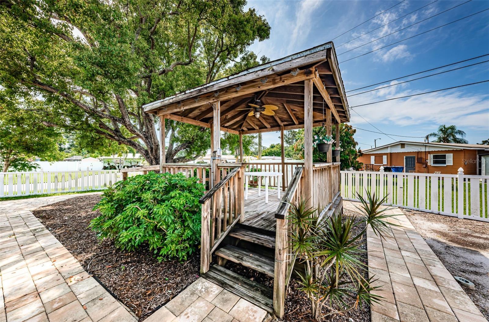 Image 39 of 59 For 1550 55th Street N