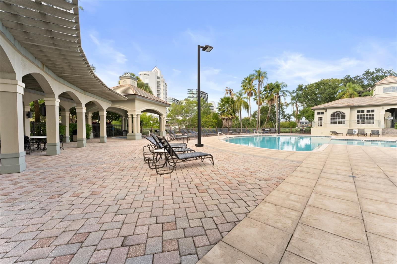 Image 33 of 46 For 625 Tropical Breeze Way