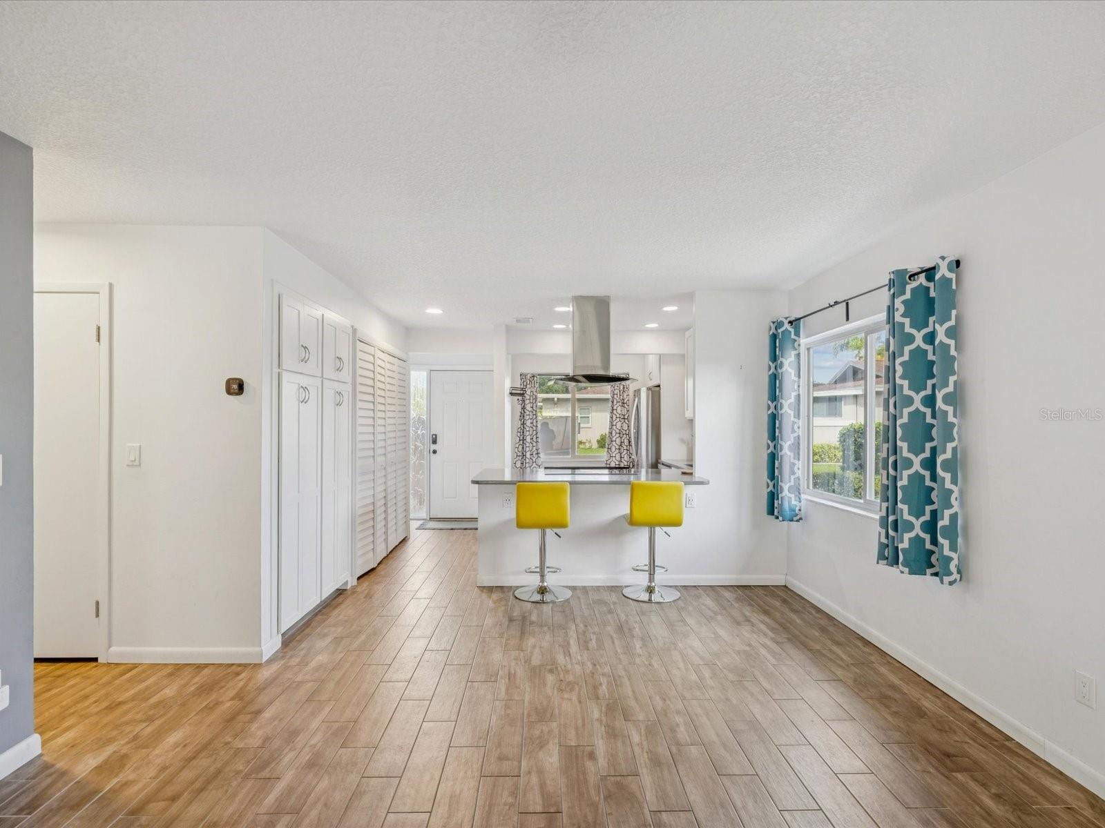 Image 12 of 42 For 2284 Oak Neck Road E