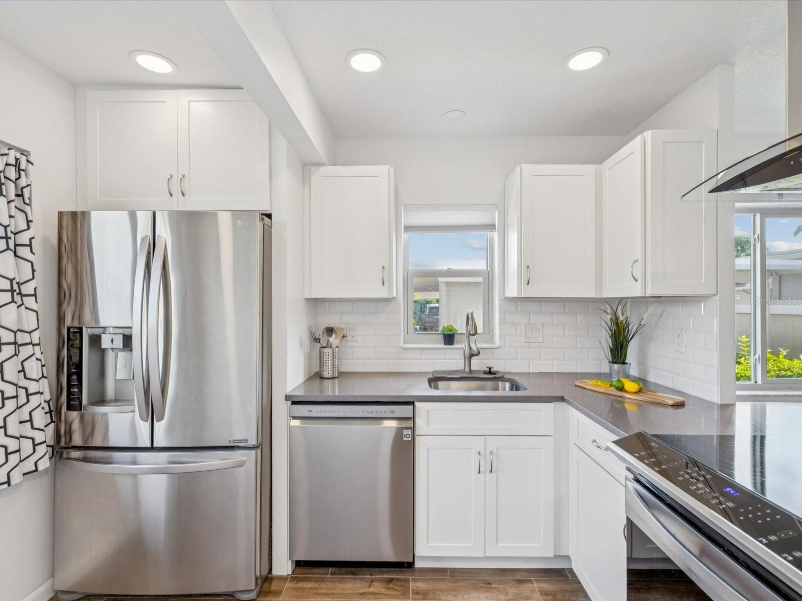 Image 3 of 42 For 2284 Oak Neck Road E