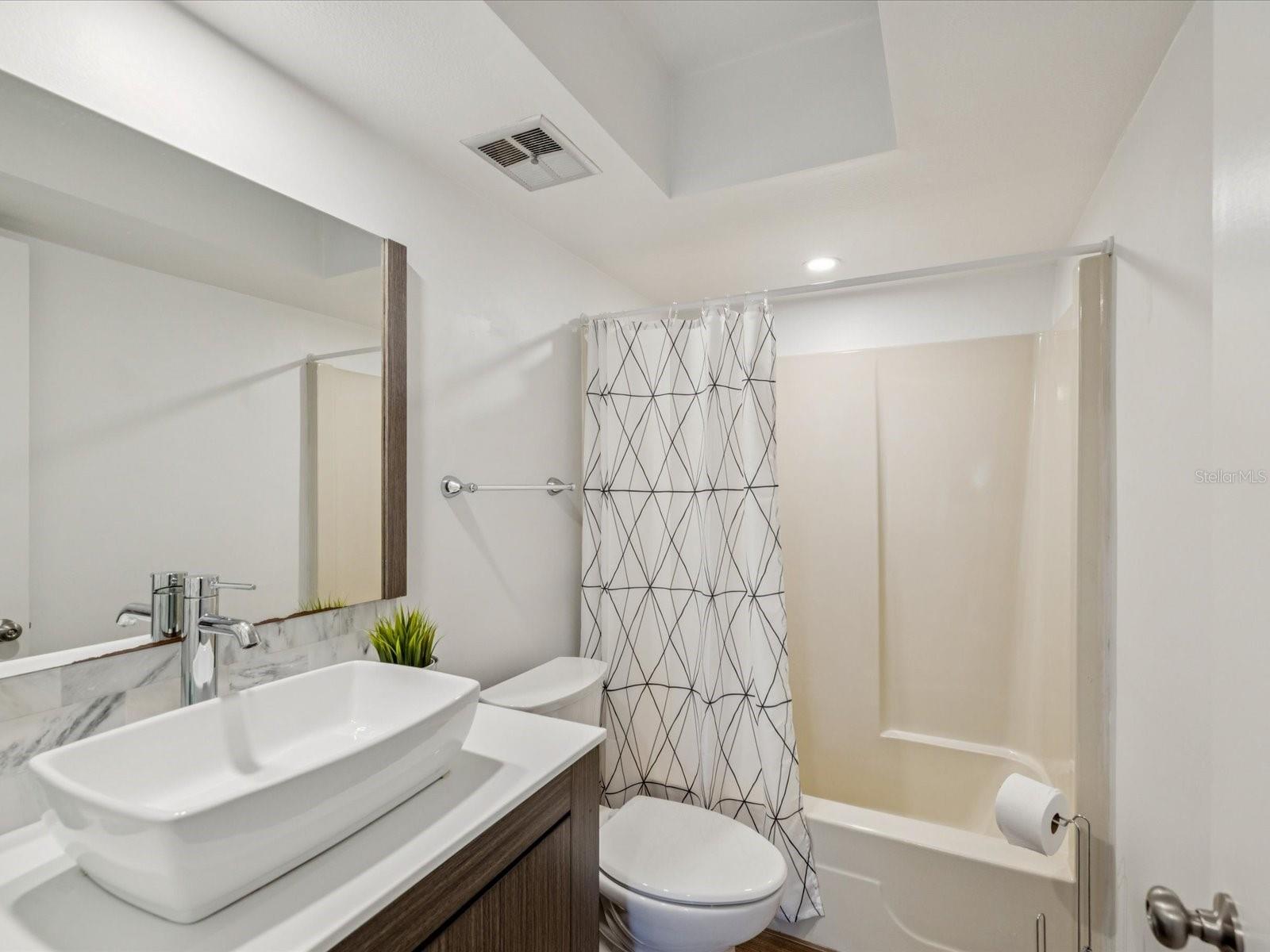 Image 31 of 42 For 2284 Oak Neck Road E