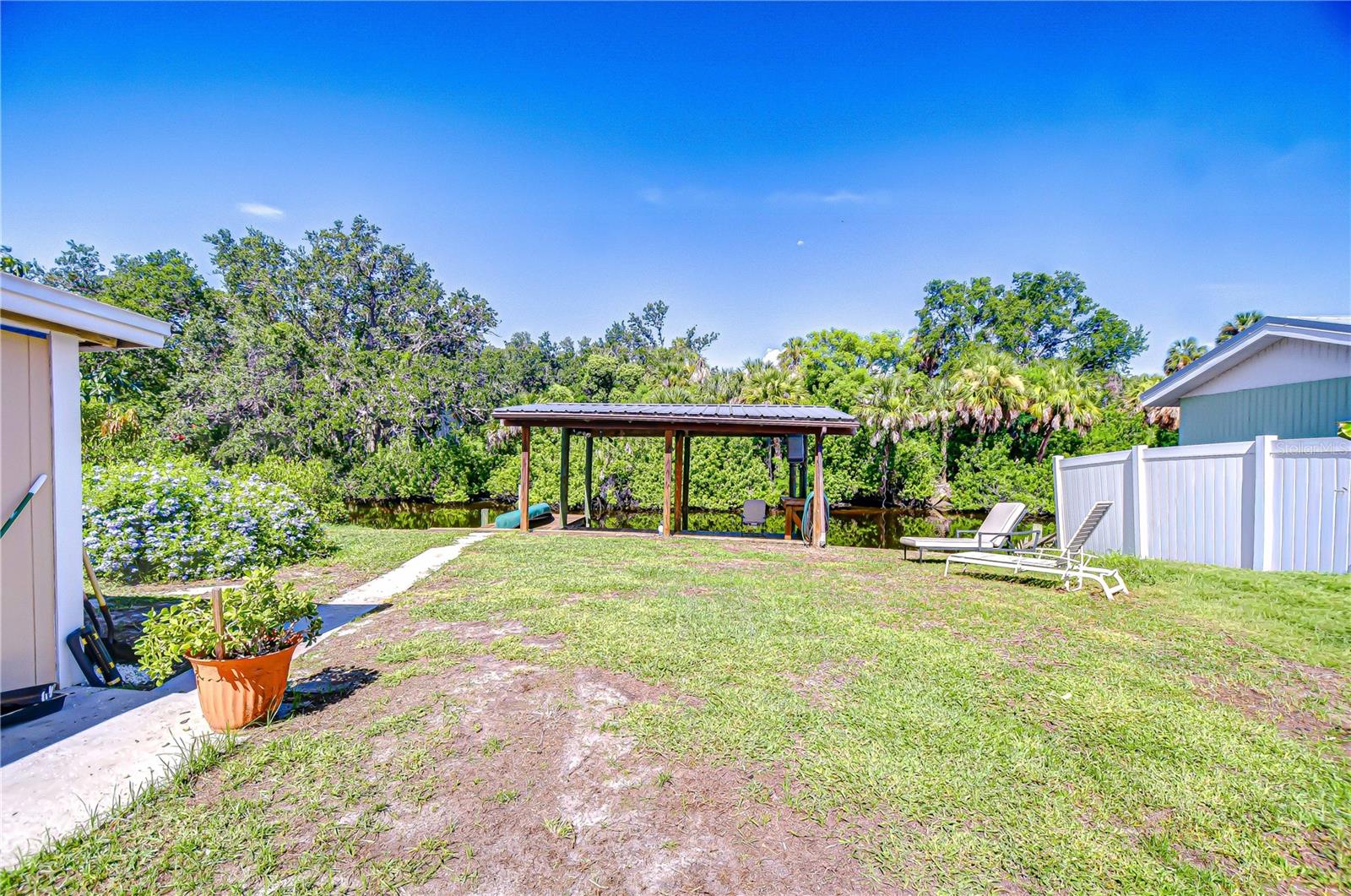 Image 18 of 27 For 9931 Bay Drive