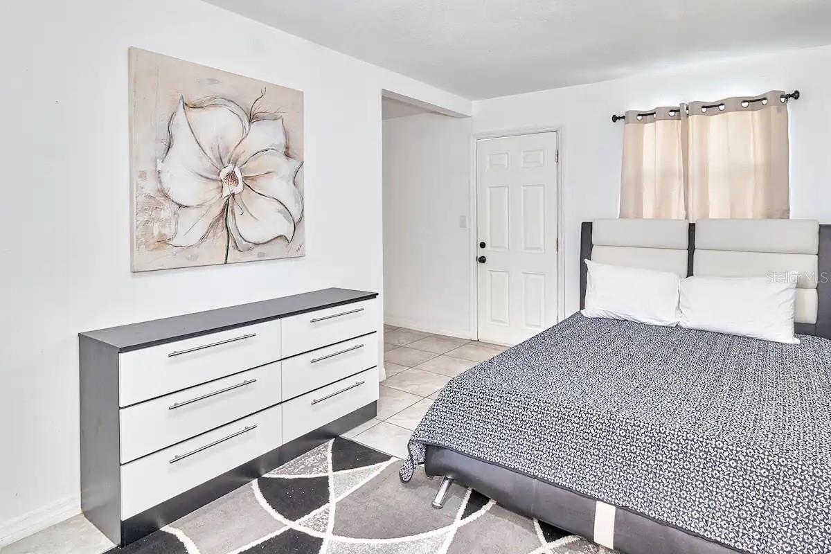 Image 17 of 41 For 2804 33rd Street
